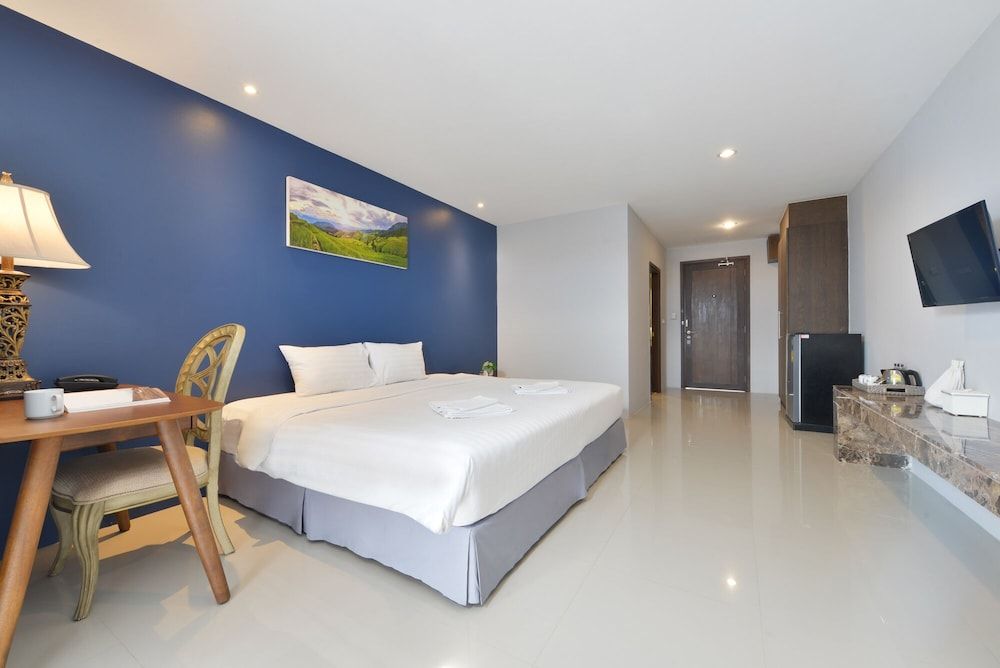 VST Residence Thepharak Superior Double Room 3