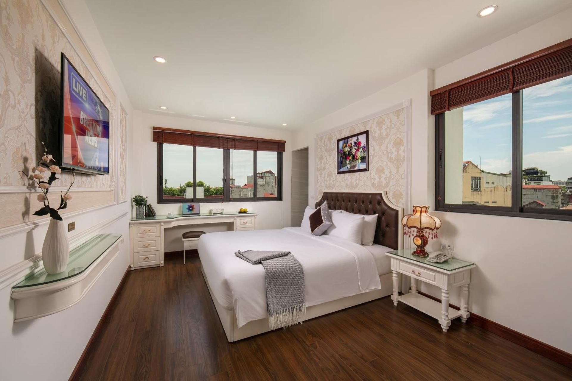 Double Suite with King Bed 