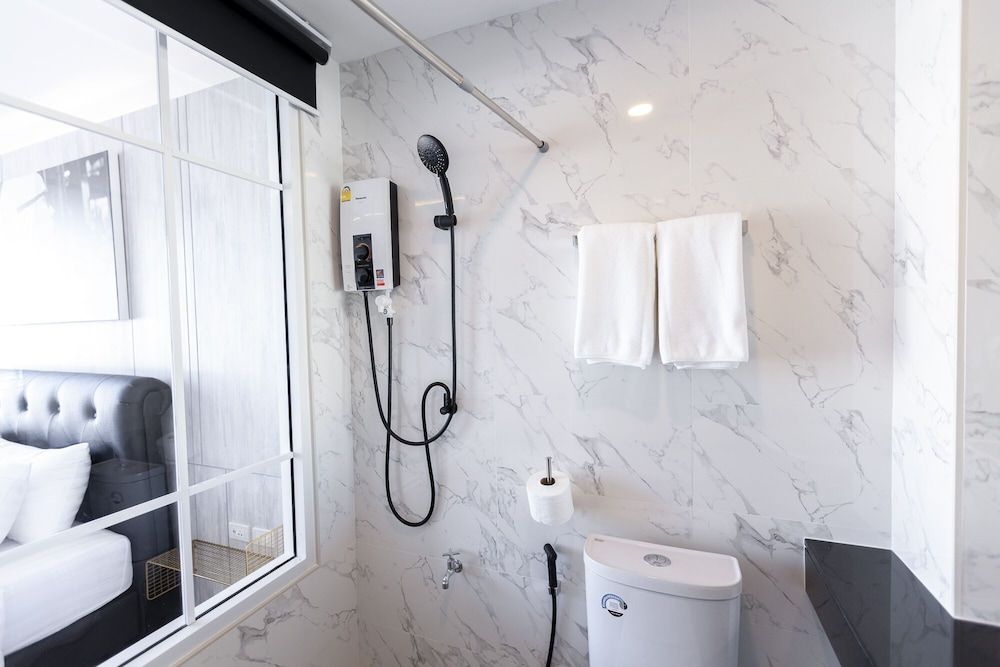 R2 Hotel Chiangmai Superior Twin Room 4