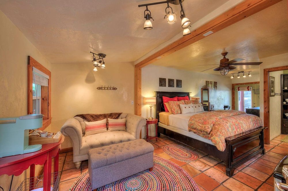 undefined Cali Cochitta Vacation Rentals