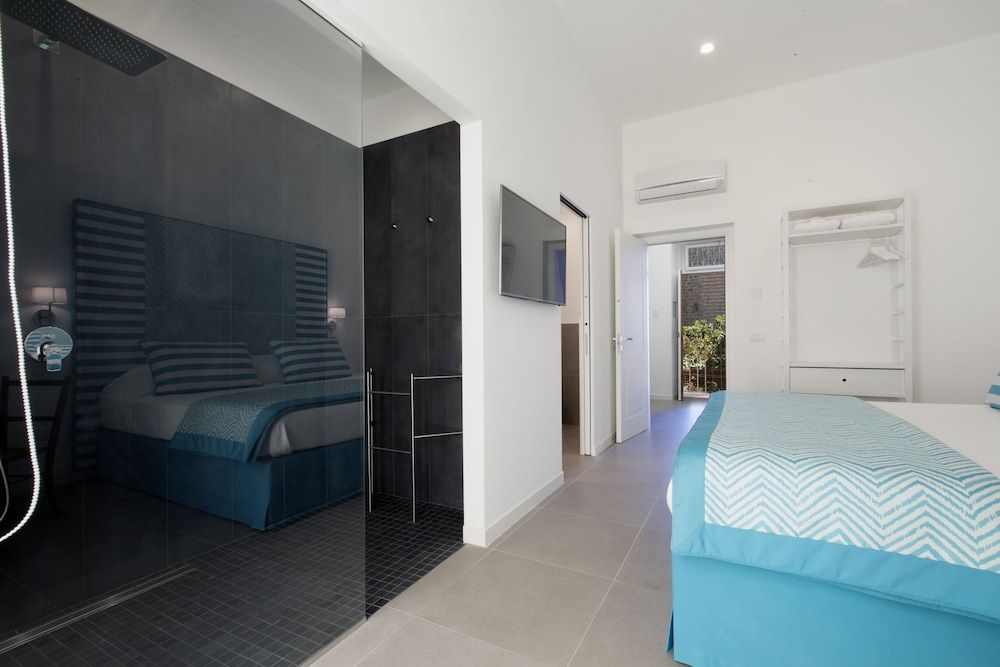 undefined Blue Suite Sorrento Tasso Square 5