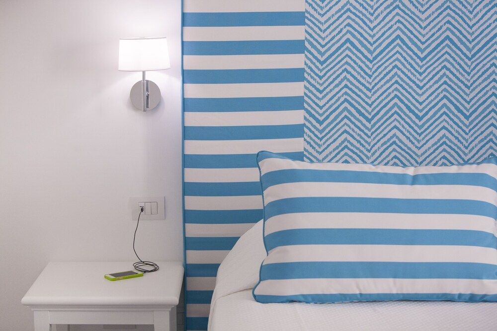 undefined Blue Suite Sorrento Tasso Square 8