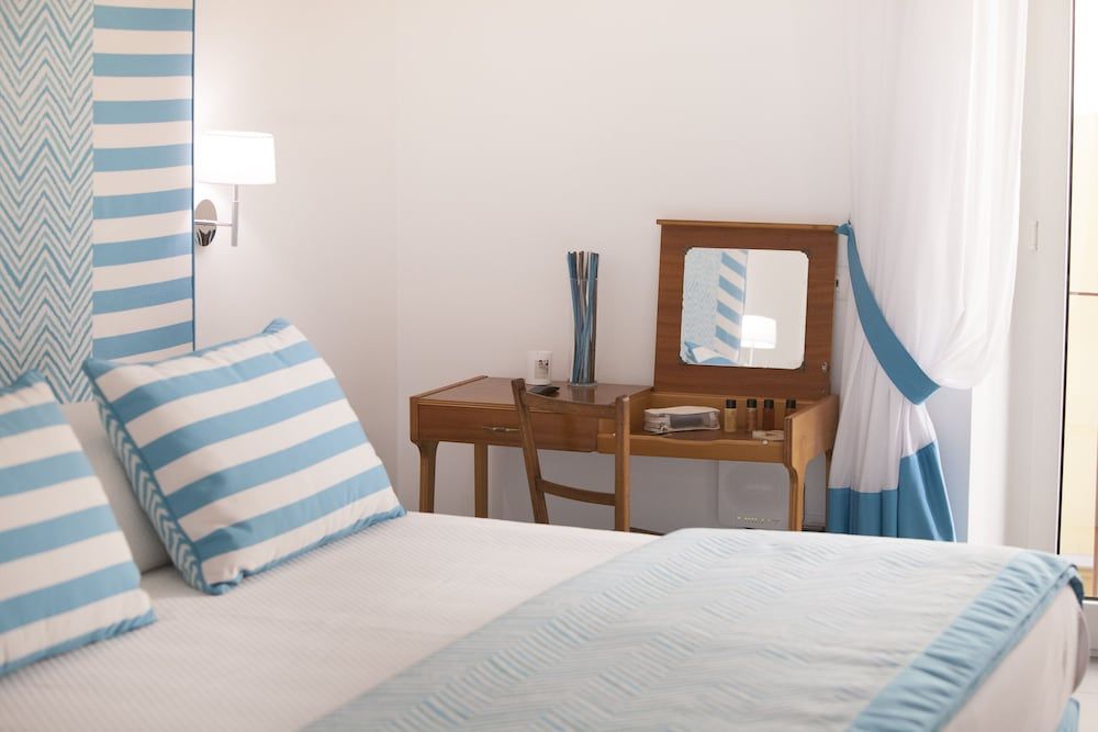 undefined Blue Suite Sorrento Tasso Square 4