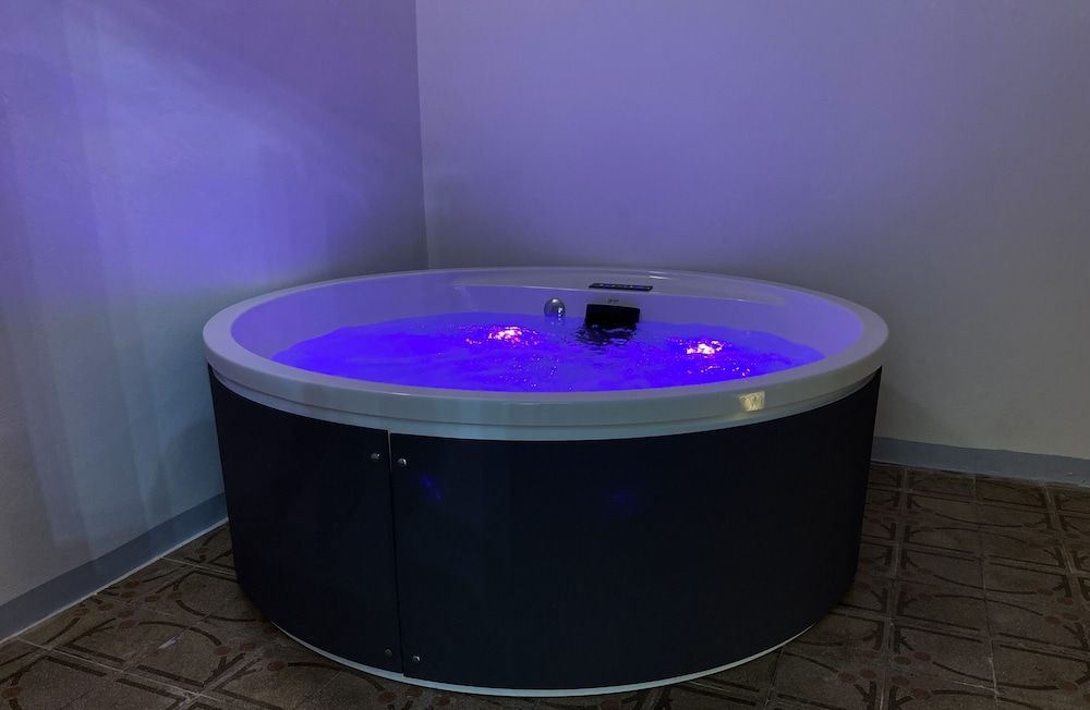Private Spa Tub