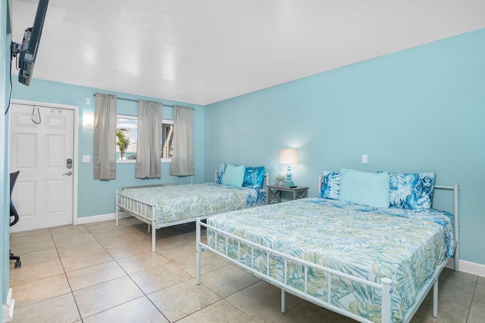 Latitude 26 Waterfront Resort & Marina Standard Room, 2 Queen Beds 3