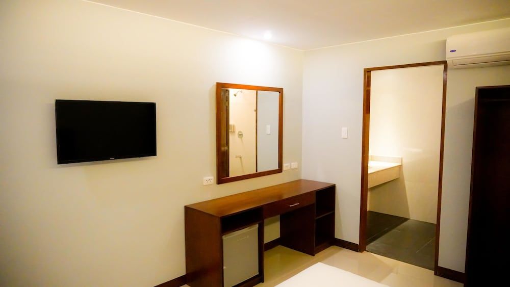 Alona de Tropicana Resort Deluxe Room 3