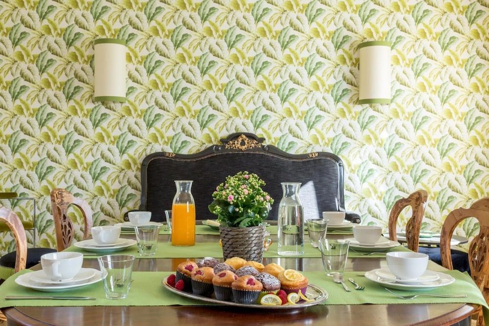 undefined Flor in Florence 5