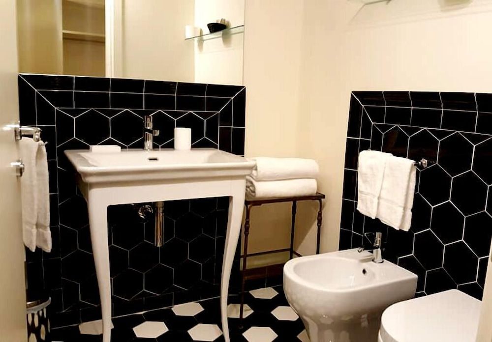 Flor in Florence Classic Double or Twin Room (Delicious) 3