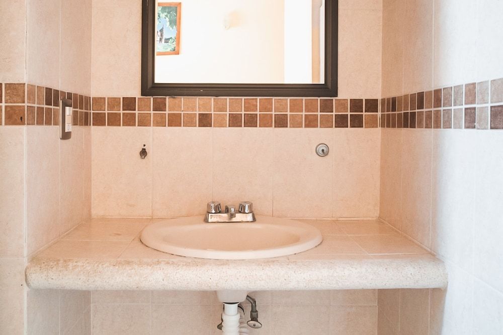 Capital O Hotel Aurora, Tuxtla Gutiérrez Standard Room 7