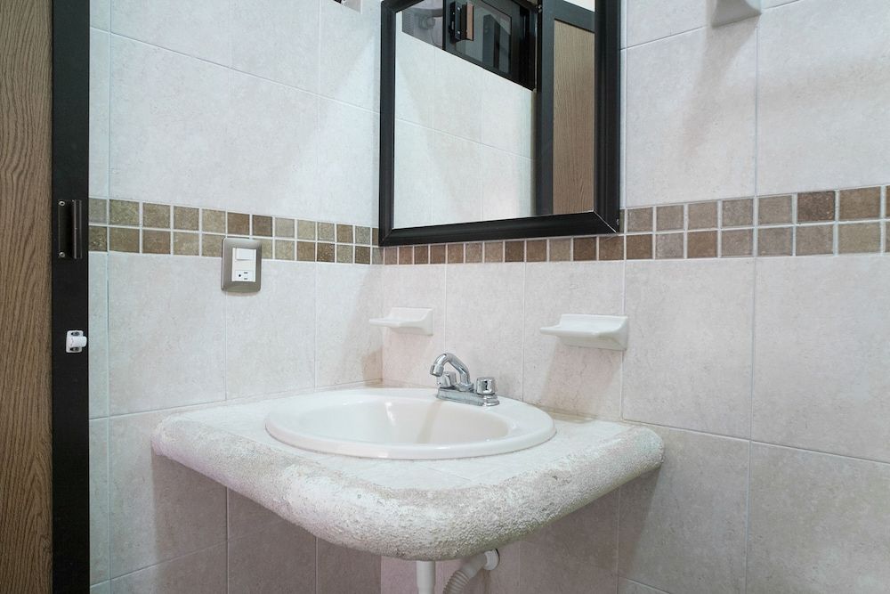 Capital O Hotel Aurora, Tuxtla Gutiérrez Standard Room, 2 Double Beds 6