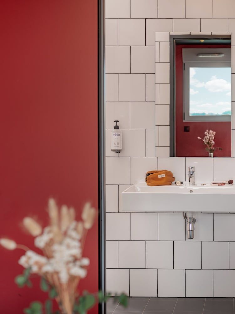 EKLO Roissy Twin Room 3