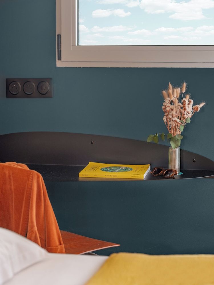 EKLO Roissy Twin Room 4