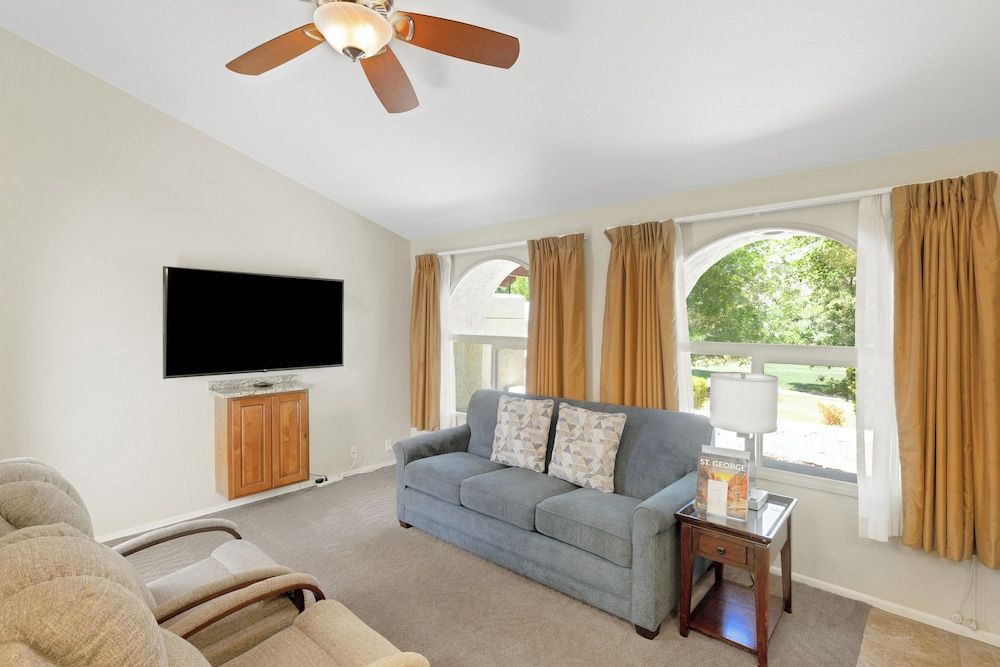 Condo, 2 Bedrooms