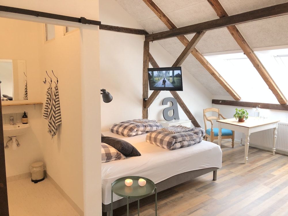 Høloftet Room (Hvedeværelset)