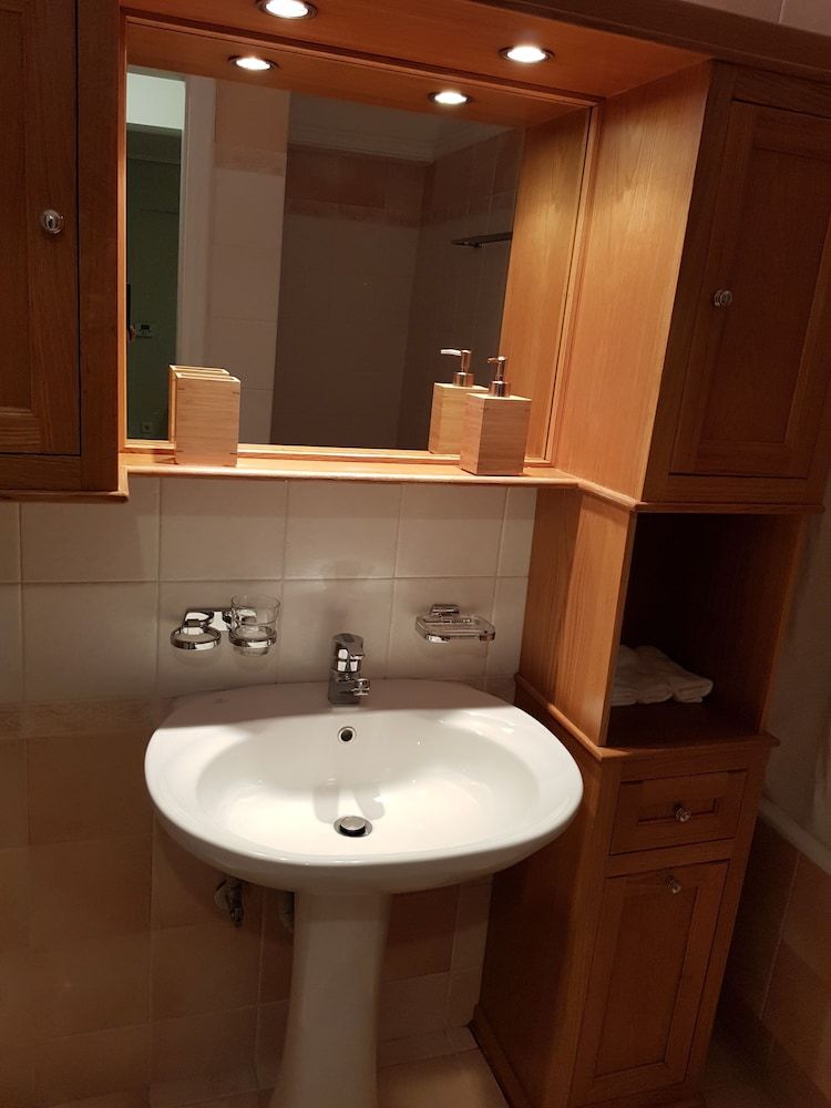 undefined Cosy Apartment with patio 7