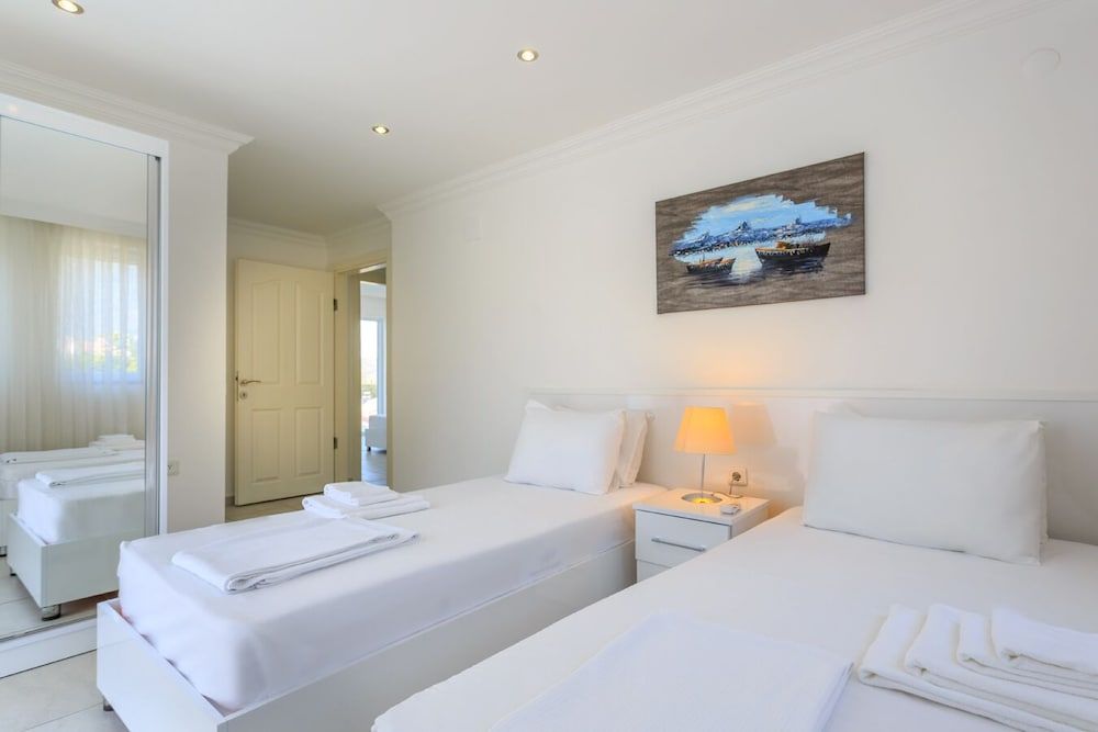 undefined Diamond Villa 04 4