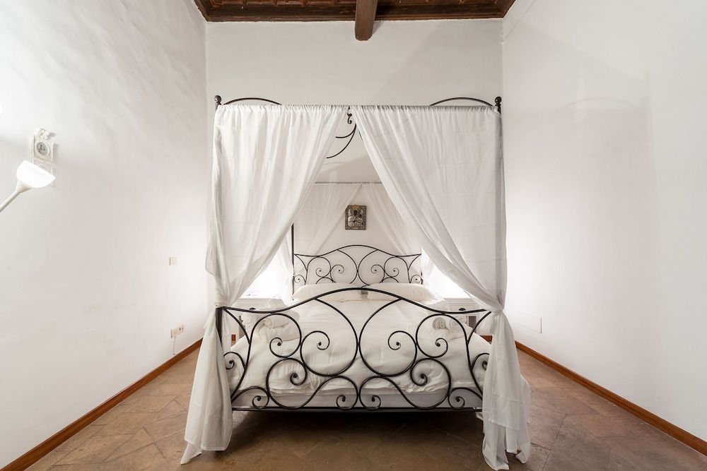 Rental in Rome Bramante Luxury Apartment, 2 Bedrooms