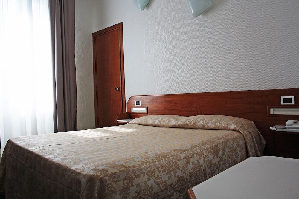 Hotel Centrale Standard Double or Twin Room 4