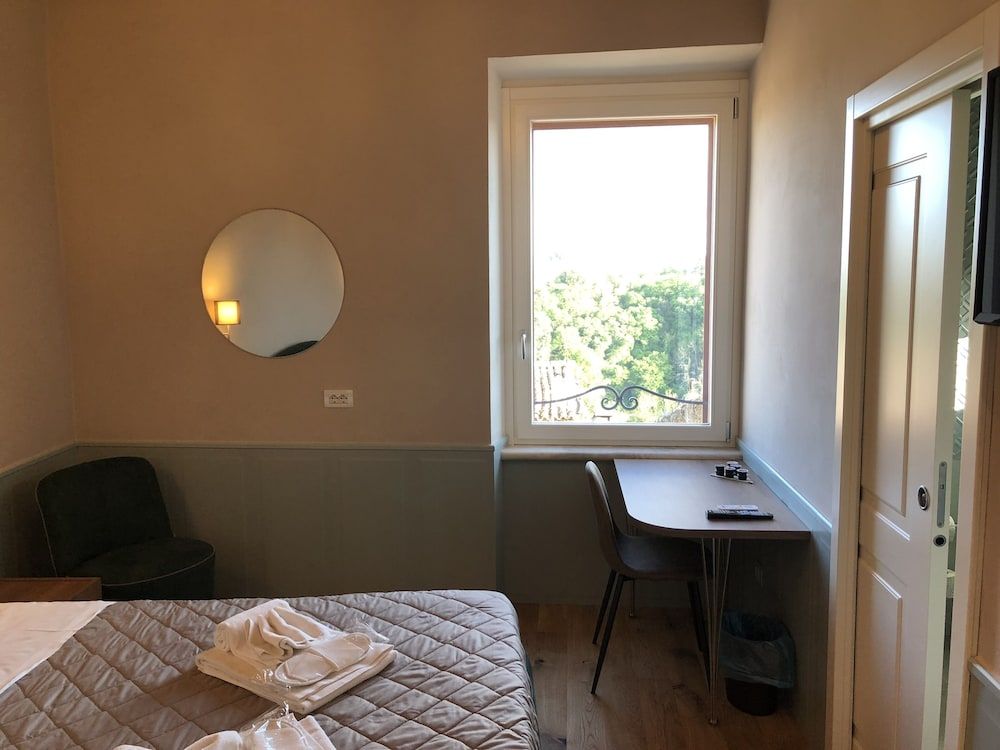 Km 0 dal Centro Romantic Double Room, 1 Queen Bed, Non Smoking, Valley View 10