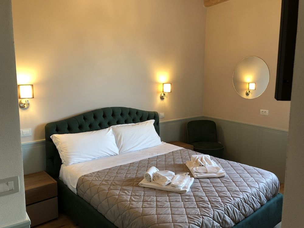 Km 0 dal Centro Romantic Double Room, 1 Queen Bed, Non Smoking, Valley View 2