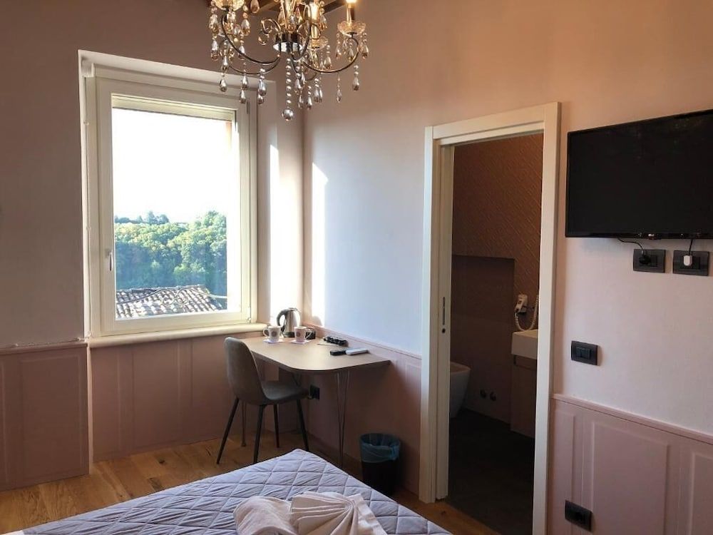 Km 0 dal Centro Romantic Double Room, 1 King Bed, Non Smoking, Valley View 12