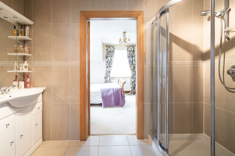 Drum Manor Family Suite, 2 Bedrooms, Mountain View 17