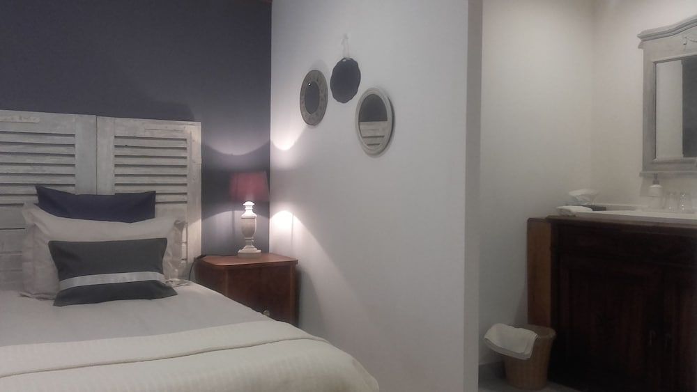 Côté Cour Bischwihr Colmar Comfort Twin Room 4