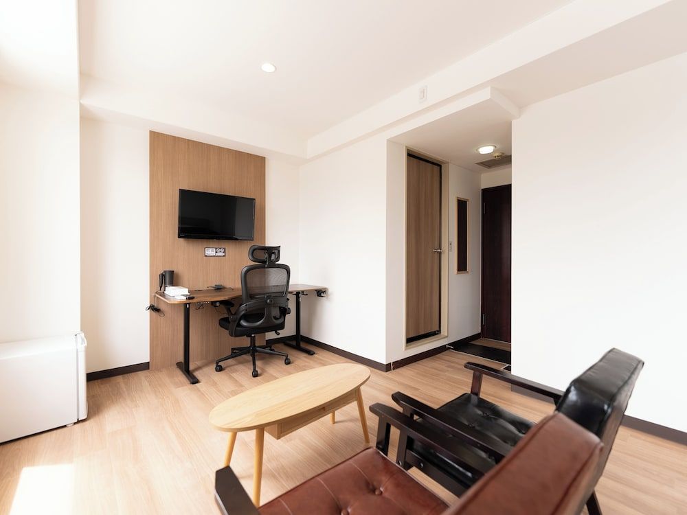 [A] Hollywood Twin Room, Non Smoking
