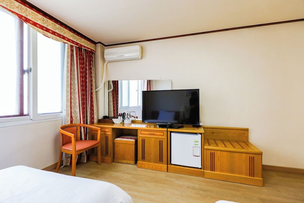 Newvera Hotel Standard Double Room 2