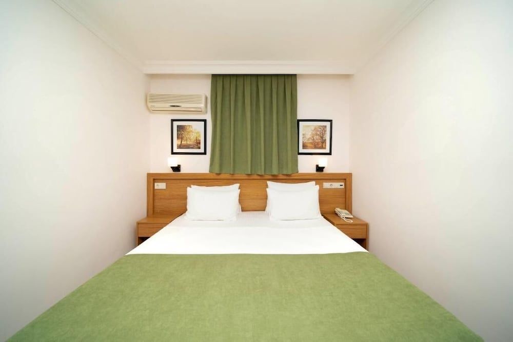 Qualia Park Hotel Double Room - Garden View - Ground Floor