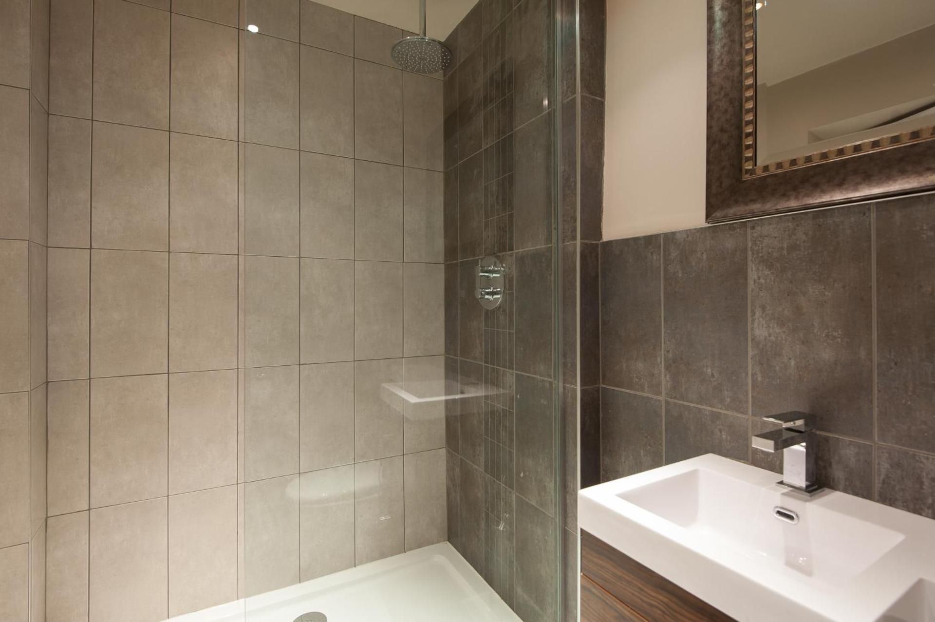 Twin Room with Private Bathroom