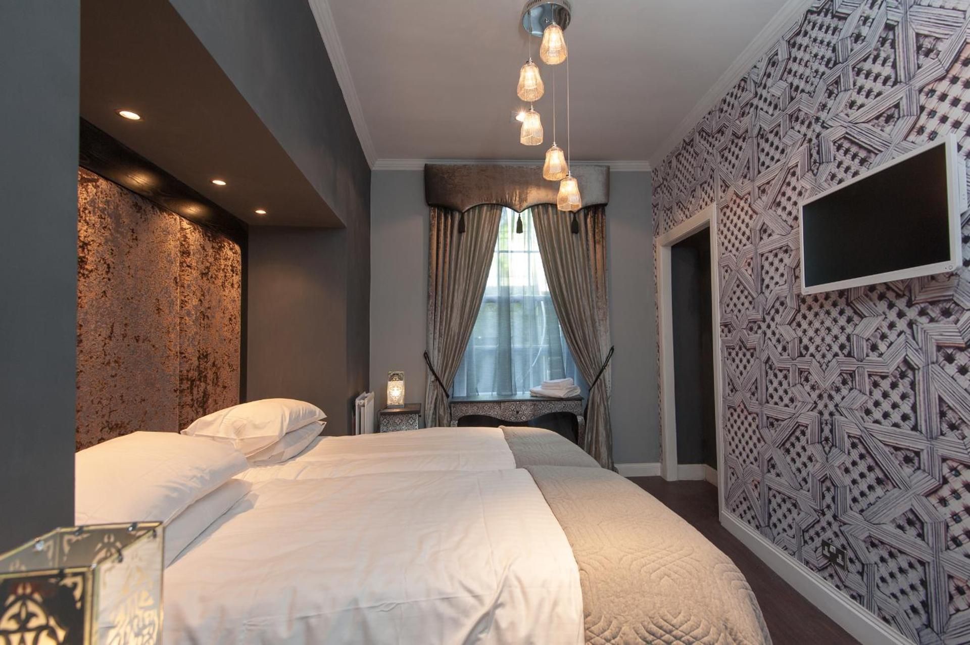 Twin Room with Private Bathroom