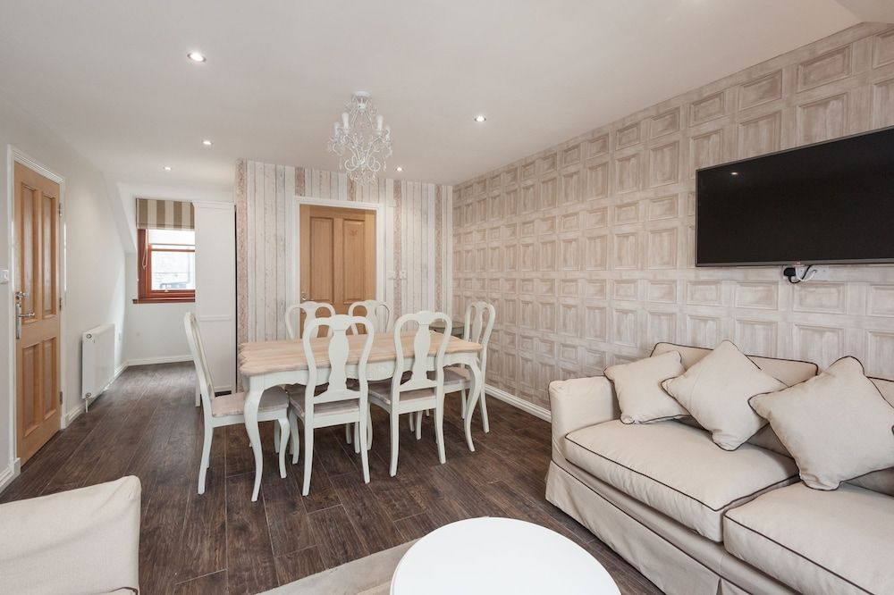 undefined City Retreat Edinburgh 4