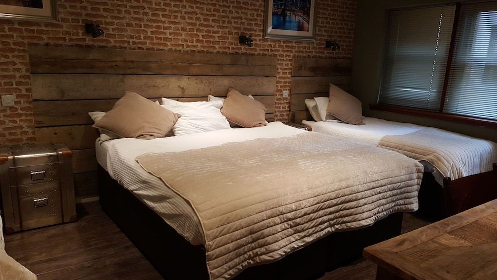 undefined City Retreat Edinburgh 8