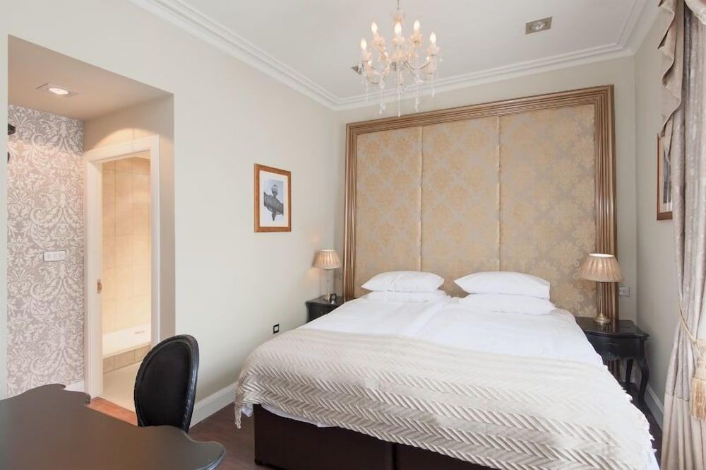 Apartment, 3 Bedrooms (12A Carlton Terrace)