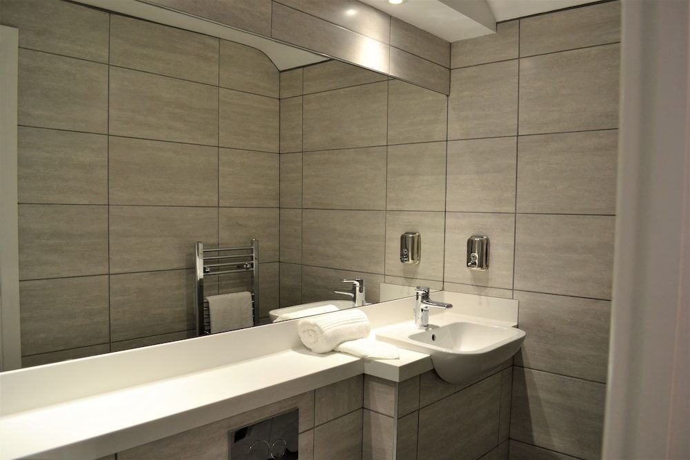 New Park Hotel Single Room 6