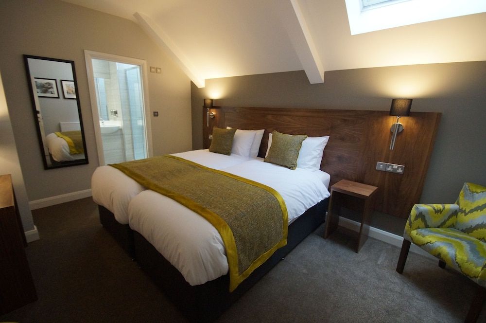 New Park Hotel Deluxe Double or Twin Room 14