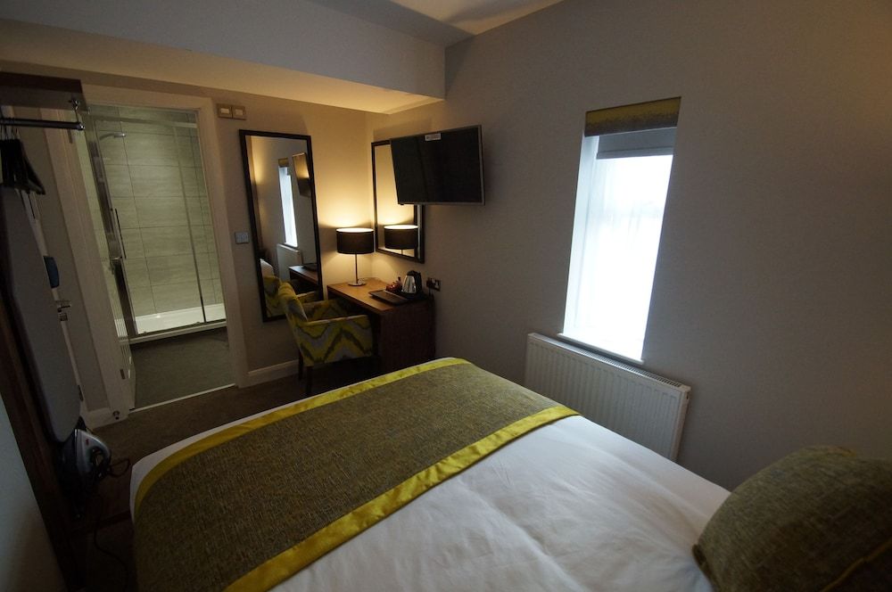 New Park Hotel Large Double Room 13