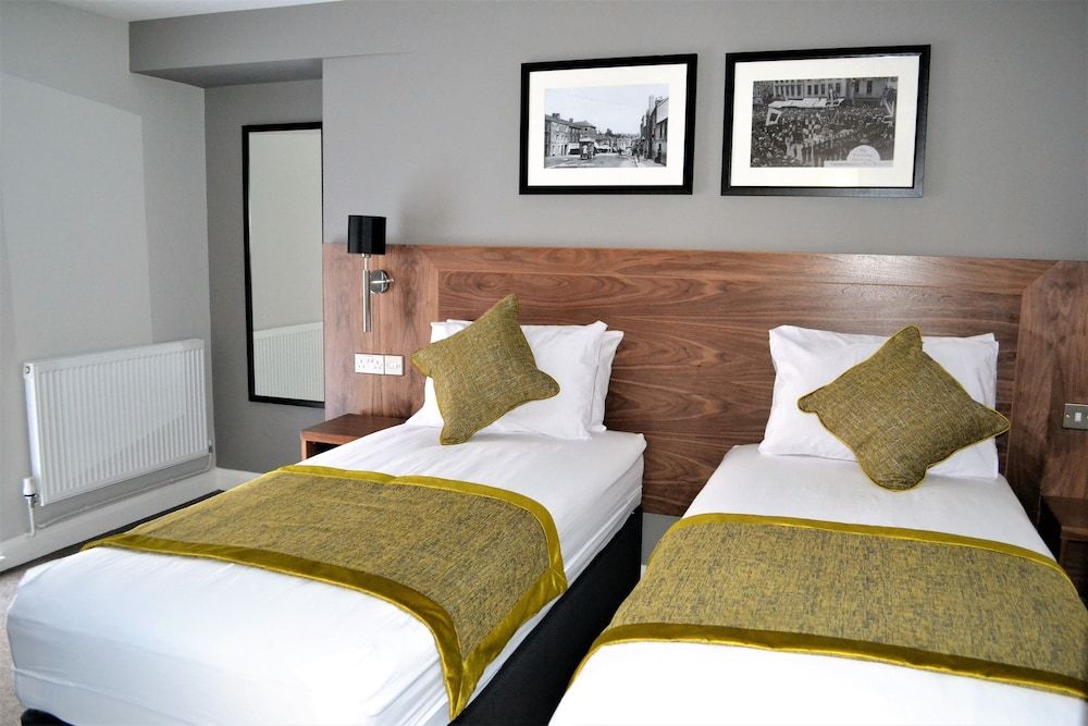 New Park Hotel Deluxe Double or Twin Room 7