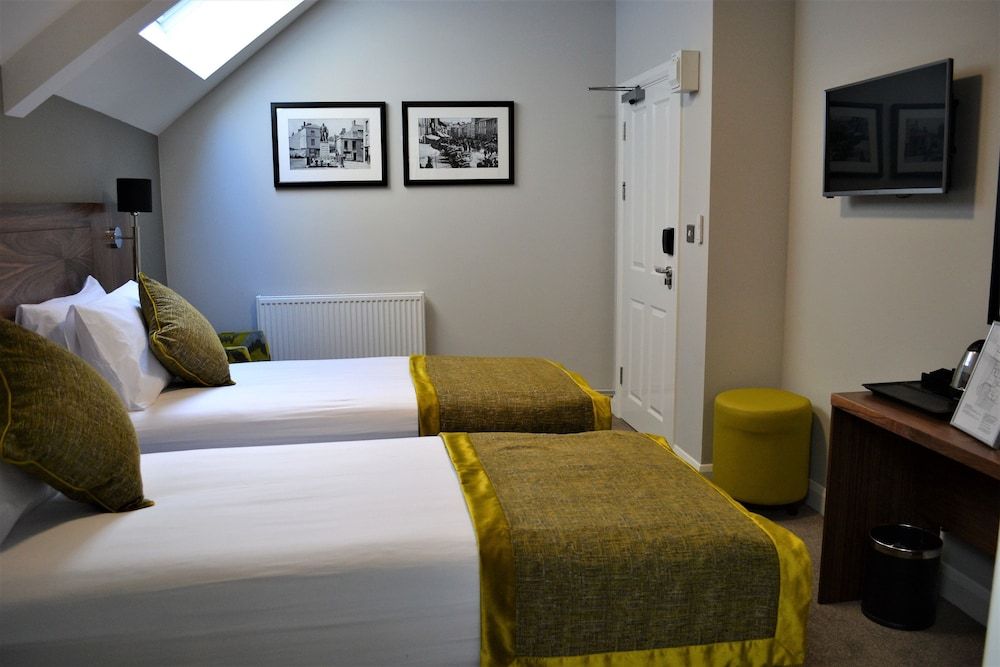 New Park Hotel Deluxe Double or Twin Room 5