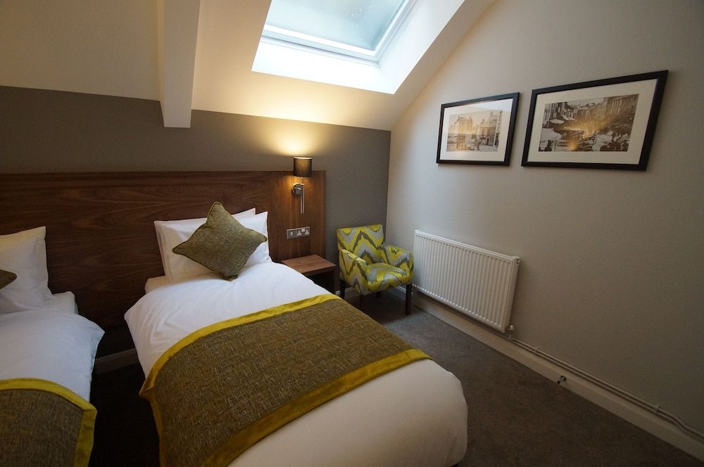 New Park Hotel Deluxe Double or Twin Room 13