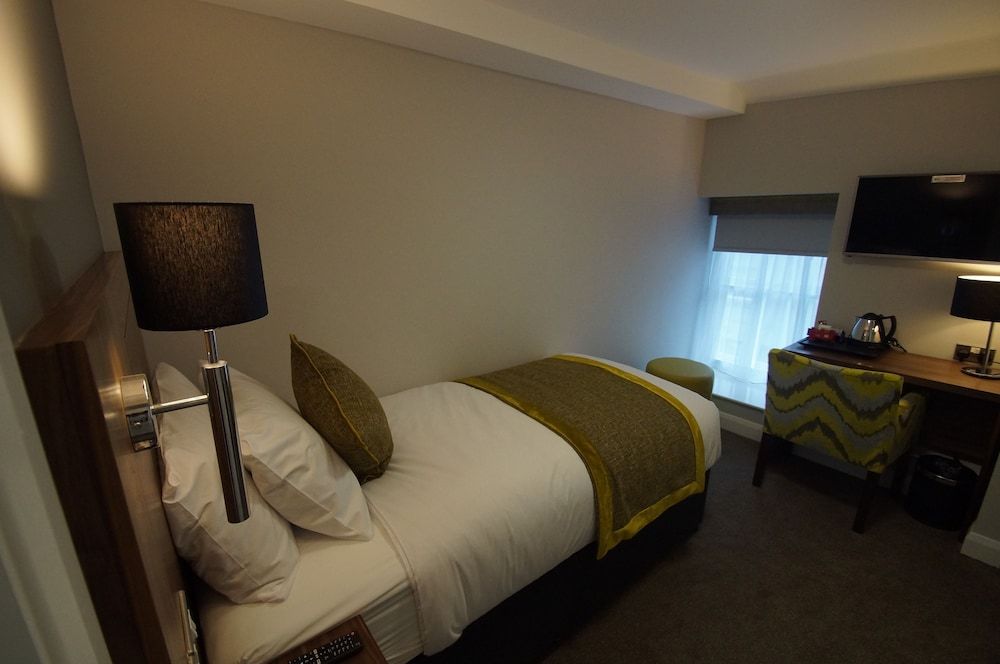 New Park Hotel Single Room 5