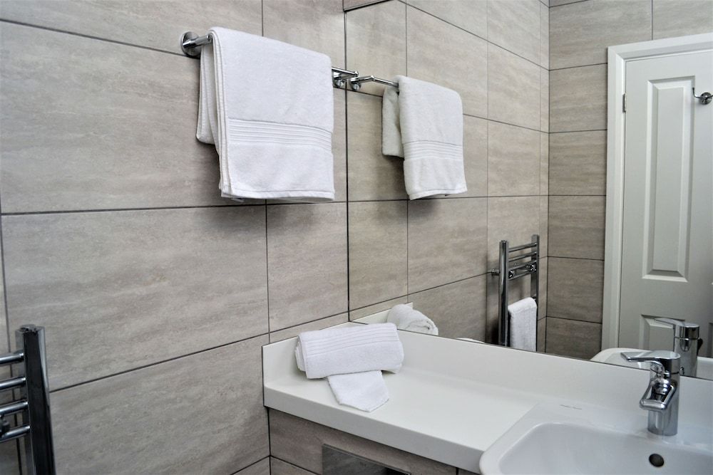 New Park Hotel Deluxe Double or Twin Room 20