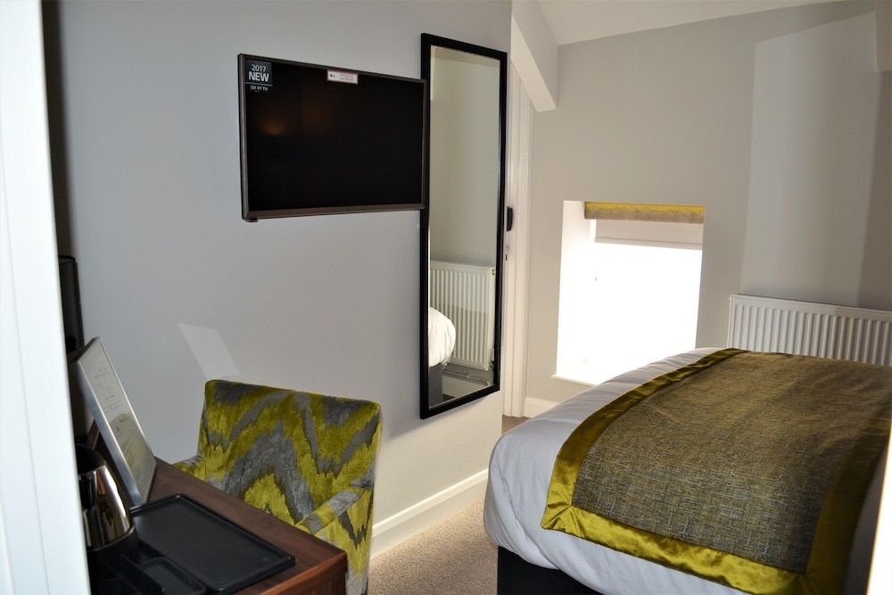 New Park Hotel Large Double Room 17