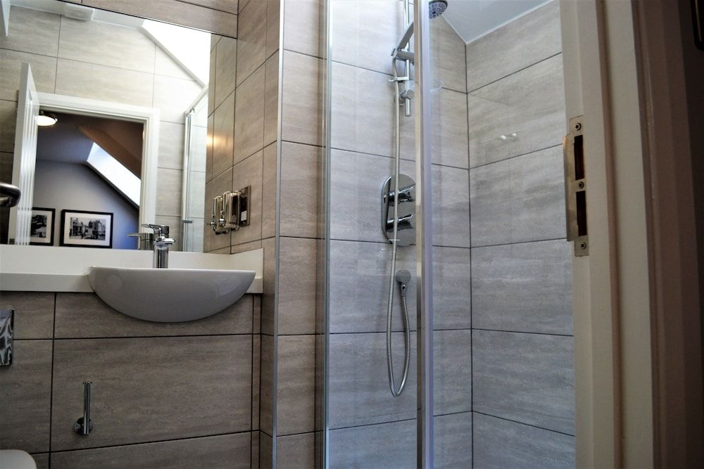 New Park Hotel Deluxe Double or Twin Room 19