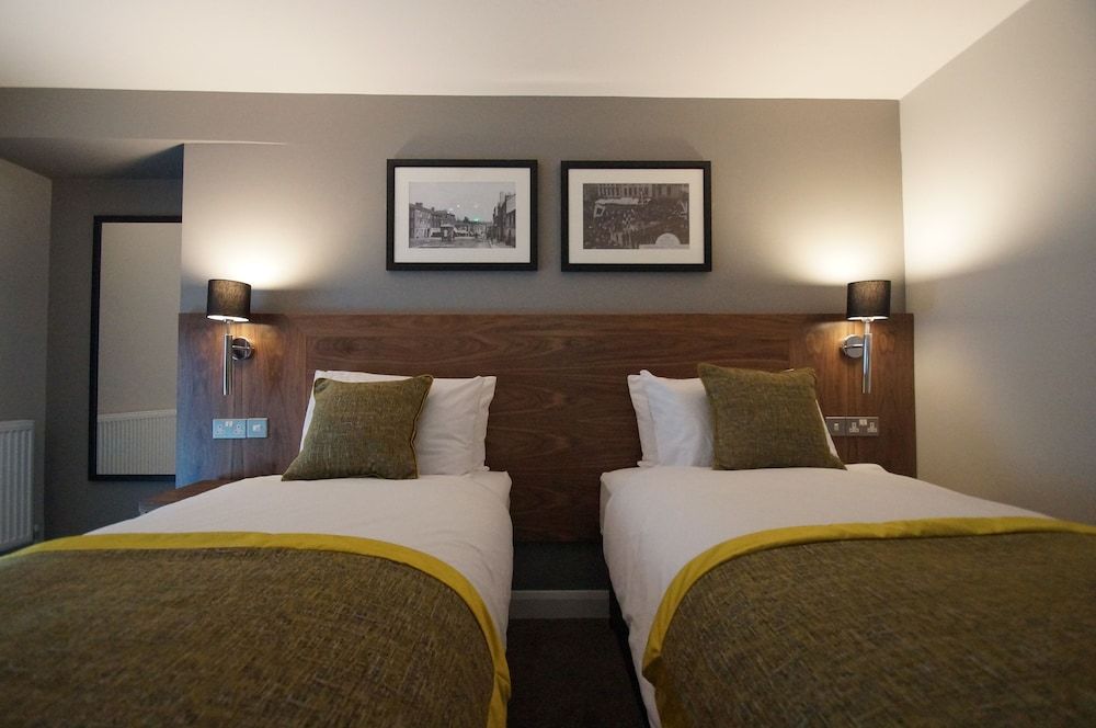 New Park Hotel Deluxe Double or Twin Room 12