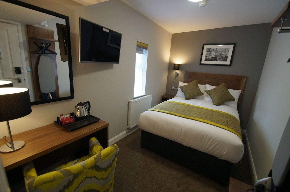 New Park Hotel Large Double Room 10