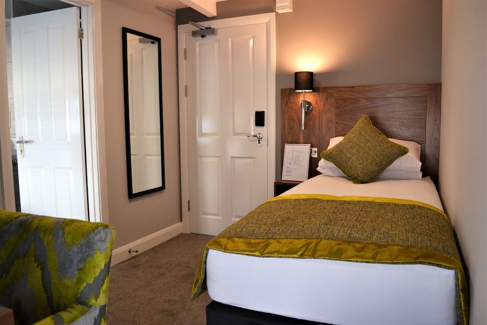 New Park Hotel Single Room 2