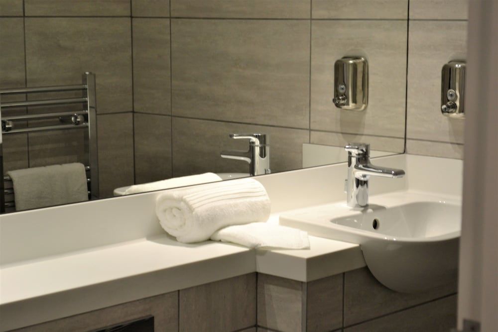 New Park Hotel Single Room 7