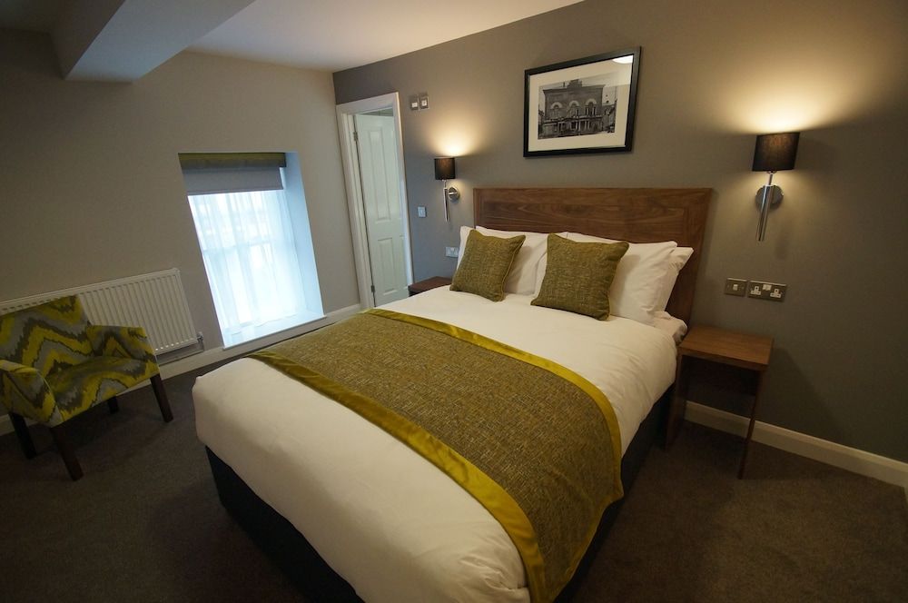 New Park Hotel Large Double Room 11